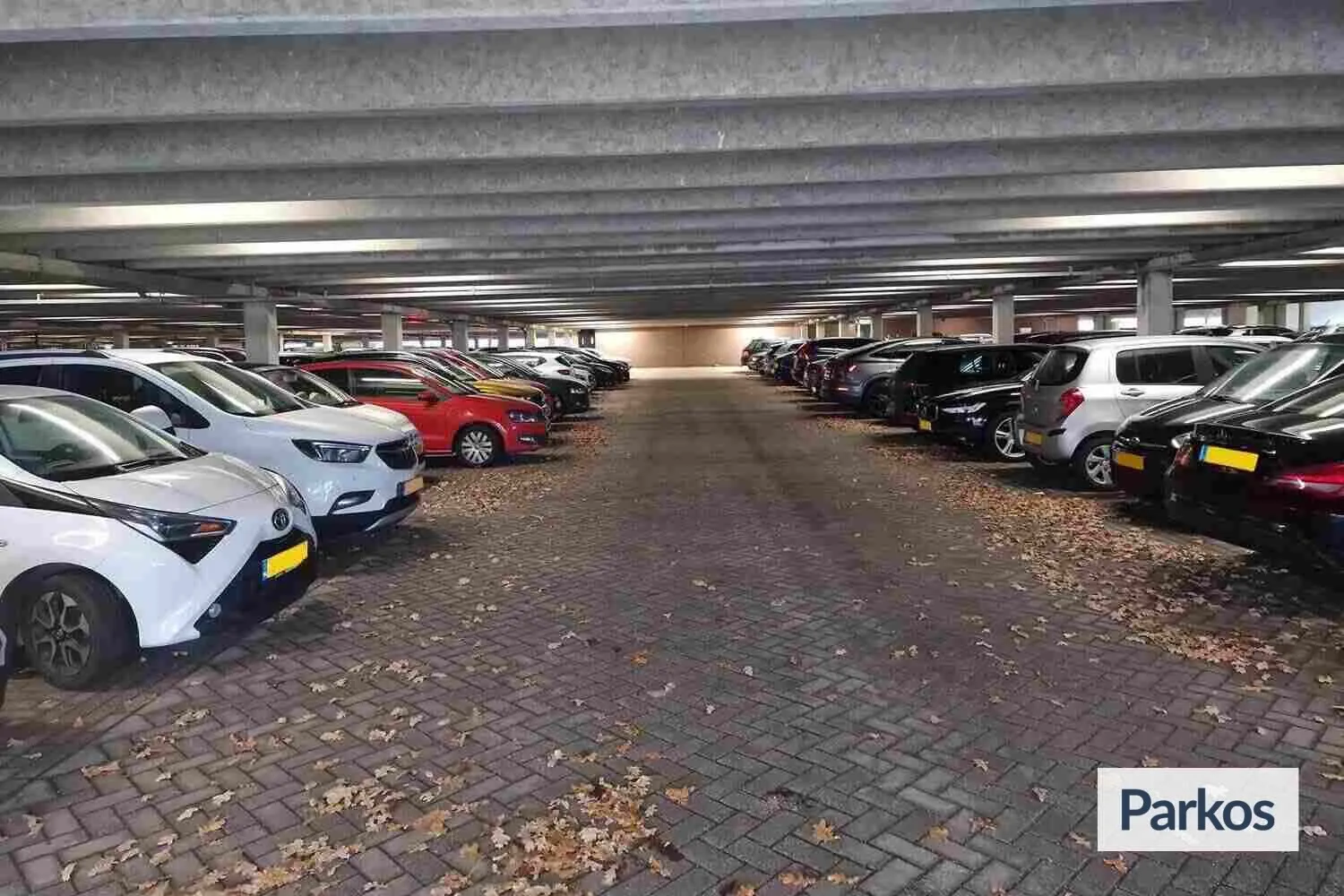 24/7 Parking Schiphol - Parken Flughafen Amsterdam - picture 1